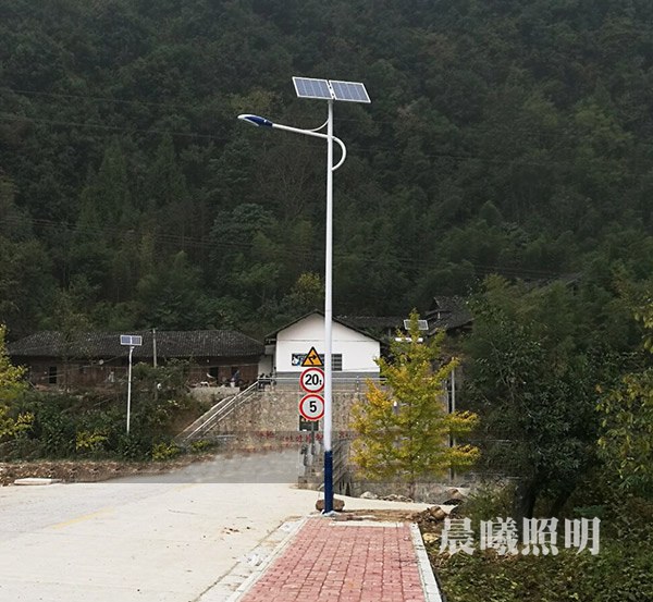 鄉(xiāng)鎮(zhèn)道路8米太陽(yáng)能路燈